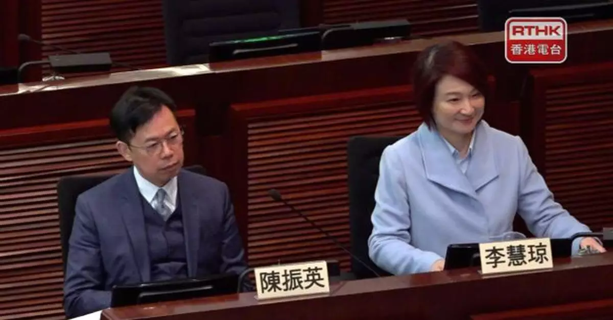 港澳辦署名文章：立法會主席選舉再次彰顯新選舉制度先進性優越性