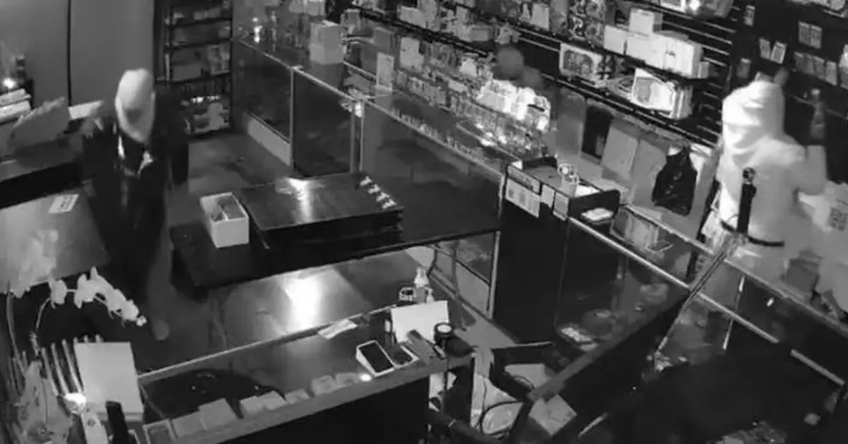 4匪徒鑿牆潛店鋪洗劫高價卡牌 加州寶可夢收藏店一夜損失141萬