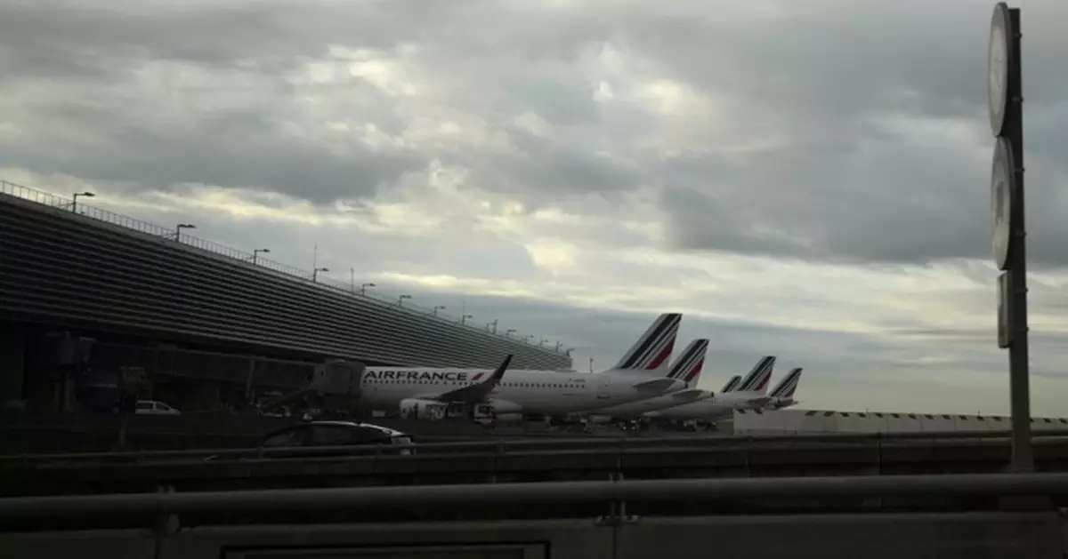 法國巴黎預料將有大範圍降雪 民航部門指示兩個機場削減航班