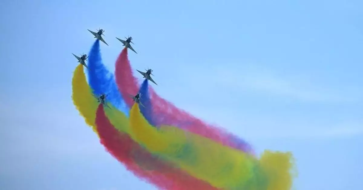 新加坡航展揭幕　中國空軍八一飛行表演隊應邀參演