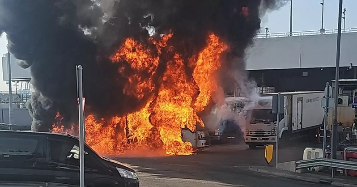 長沙灣副食品批發市場多車着火兩人傷一危殆 警指起火原因有可疑