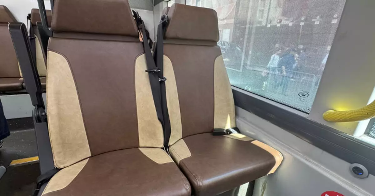 政府刊憲廢除巴士乘客須戴安全帶相關法律條文