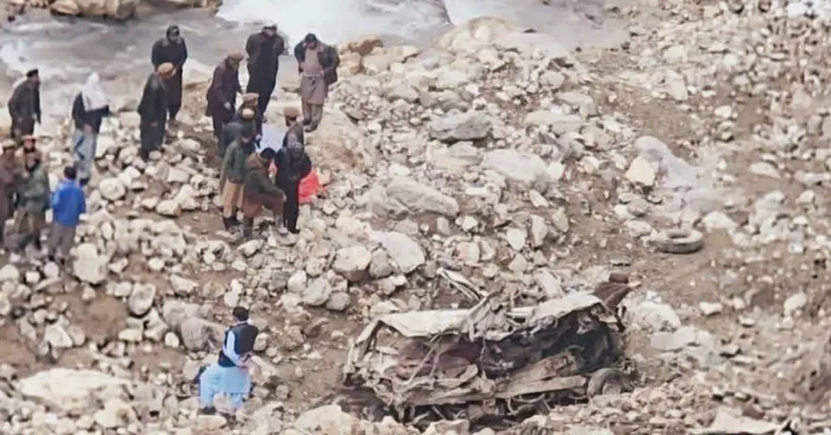 阿富汗車輛跌落山谷至少12死3傷