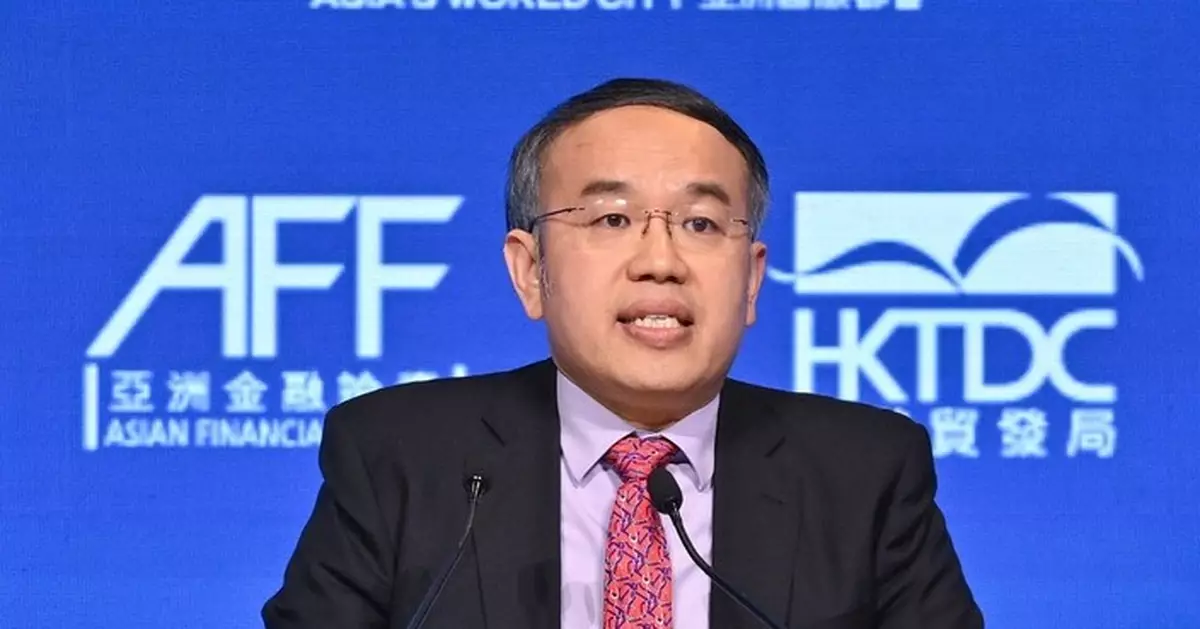 美國將向全球加徵10%關稅　許正宇：本港經濟有一定底氣  對港經濟影響有限