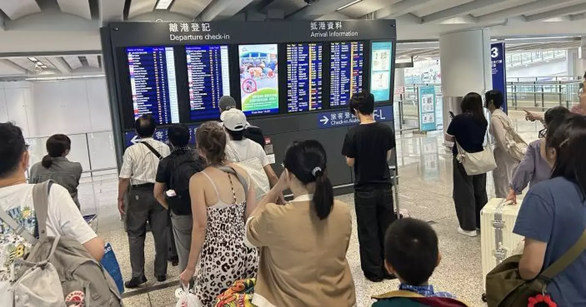 大年初一截至晚上9時　共有逾72萬人次出入境