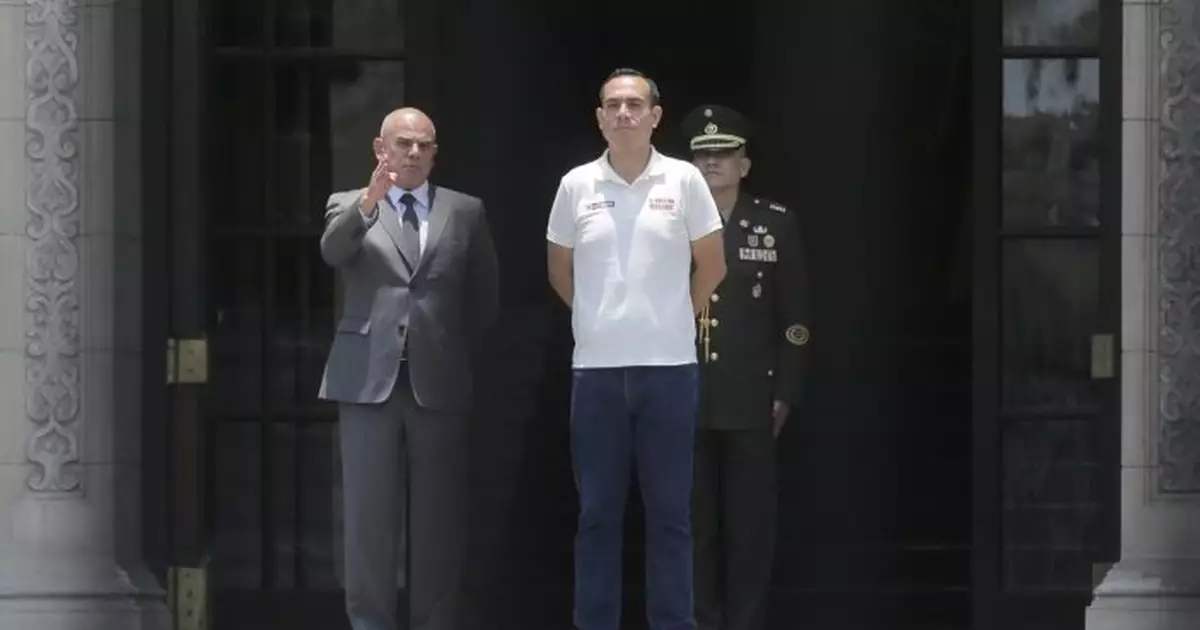 秘魯國會大比數通過總統赫里彈劾動議