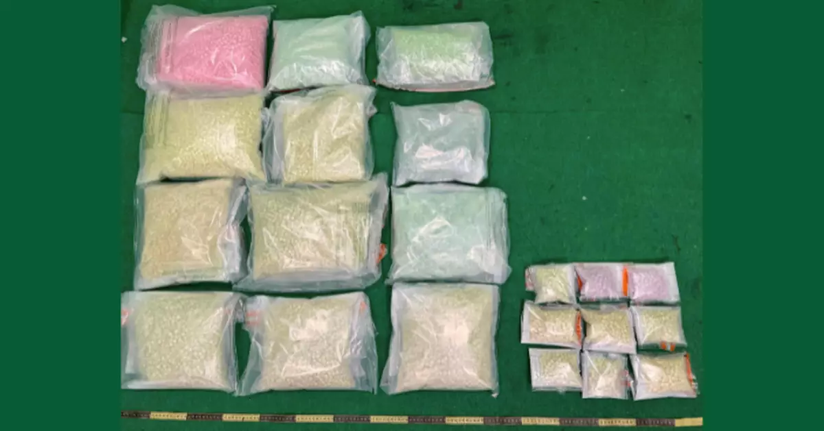 海關機場行李檢約735萬元懷疑搖頭丸 柬埔寨金邊抵港女子被捕