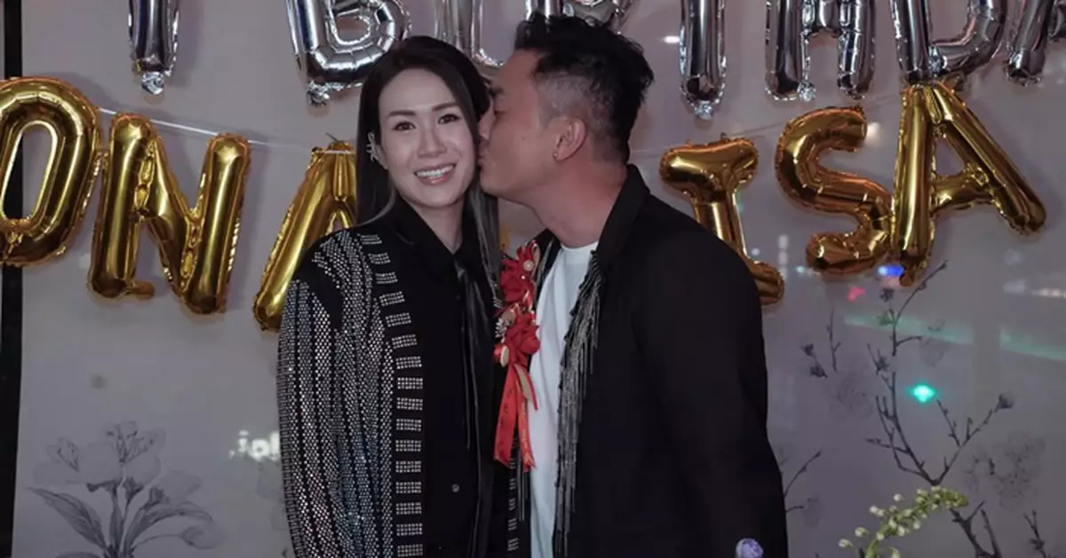 莊思明39歲生日與孖生家姐同慶 楊明獻吻放閃Sweet到爆