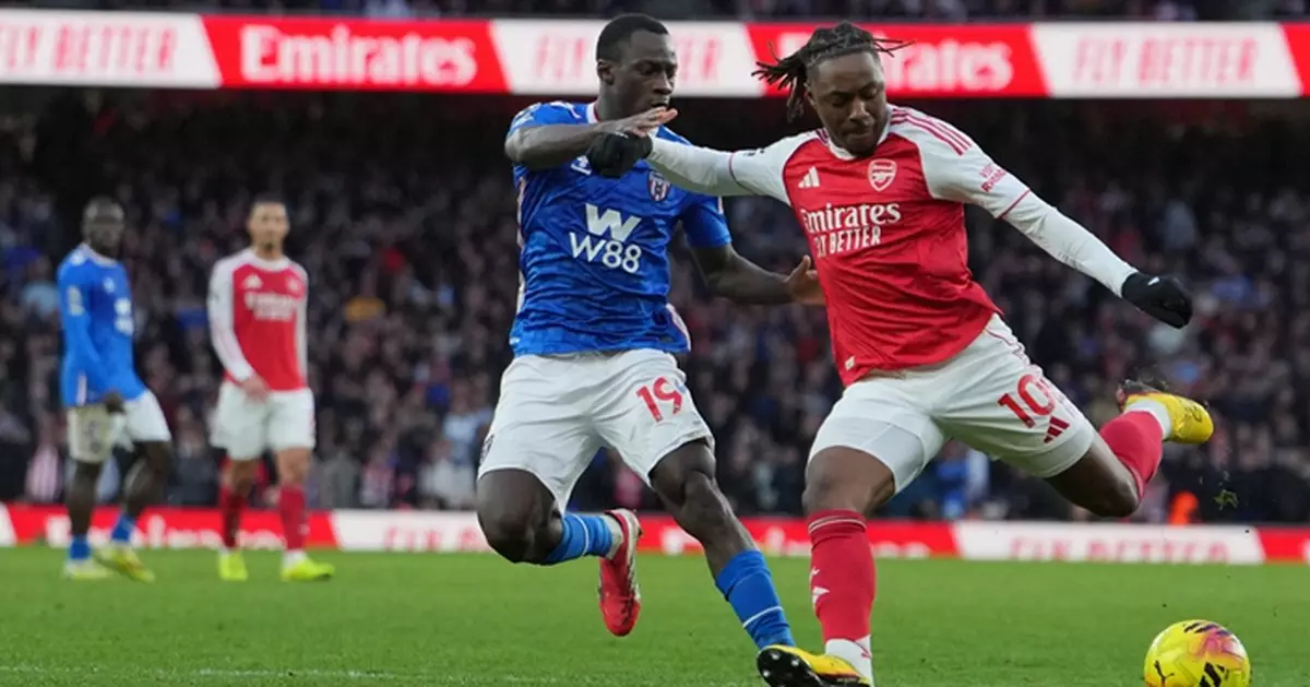 英超阿仙奴挫新特蘭　曼聯擊敗熱刺