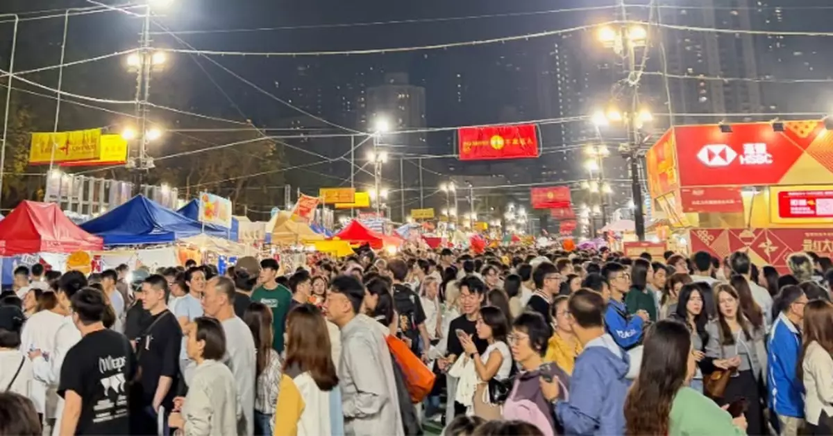 午夜維園年宵迫爆人財兩旺 食環署官網亮「紅燈」