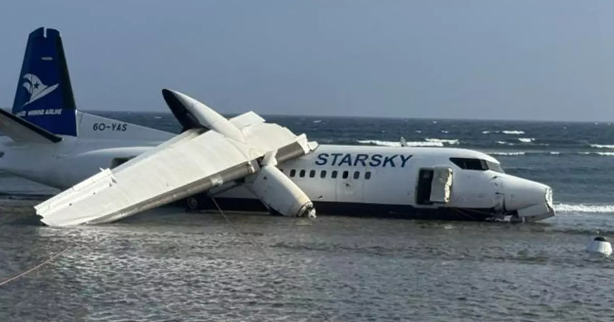 索馬里客機起飛15分鐘故障！機長冷靜迫降海灘　55人奇蹟全數生還