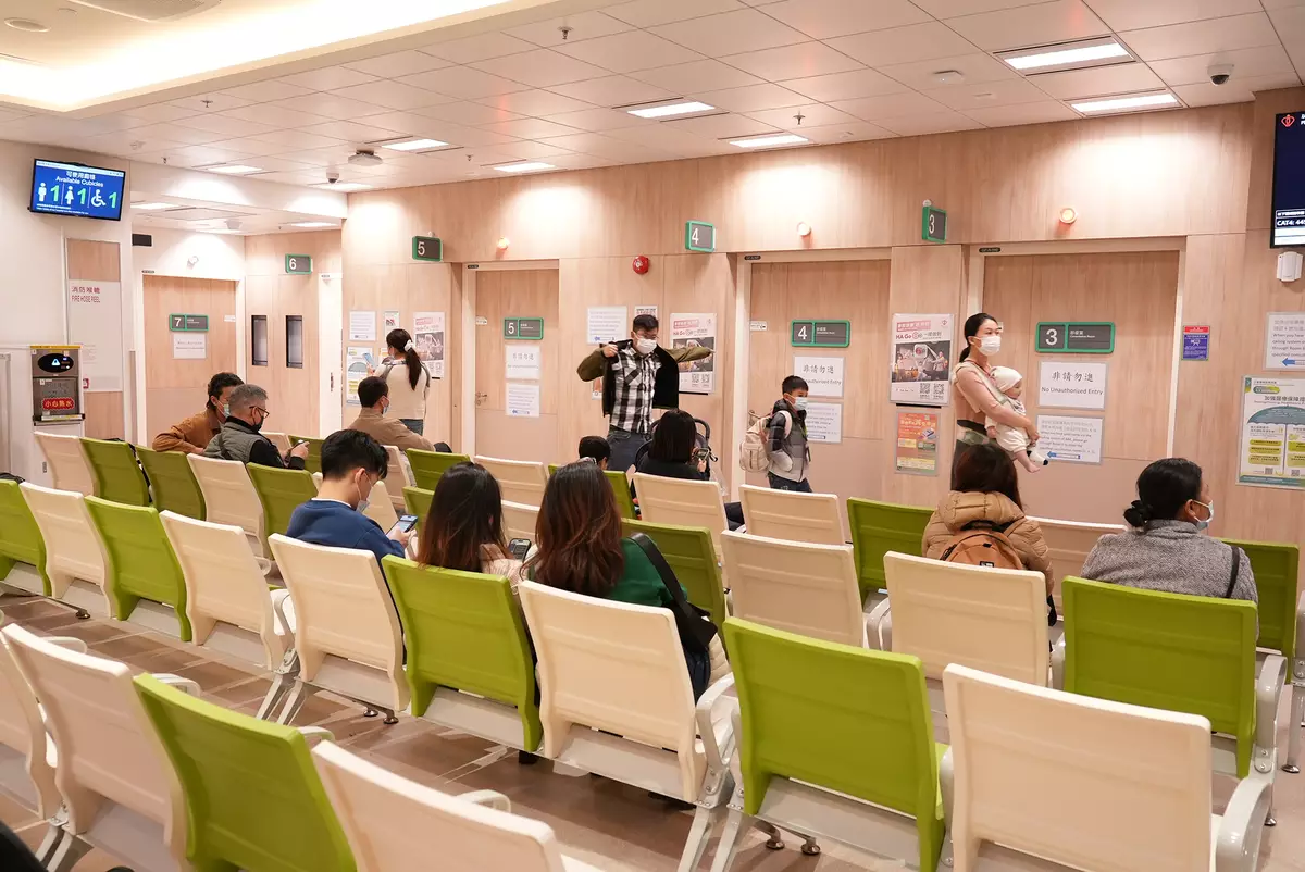 盧寵茂指出，非緊急及次緊急病人的數目，較去年同期下跌約兩成。資料圖片