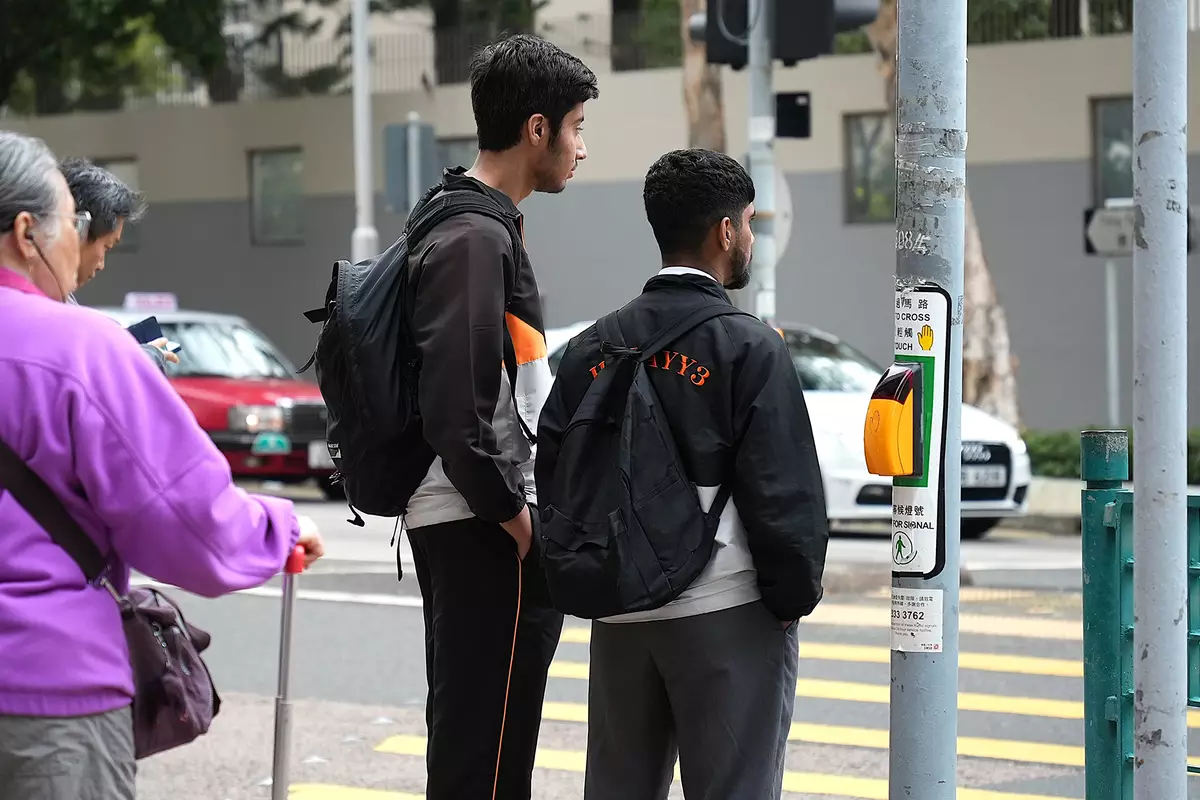 平機會研究指本港少數族裔數碼應用高，惟語言及技術成主要障礙。巴士的報記者攝
