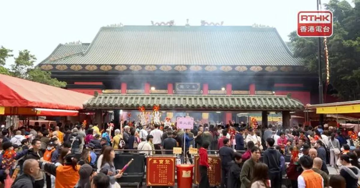 沙田車公廟截至中午12時　有逾萬人次進廟