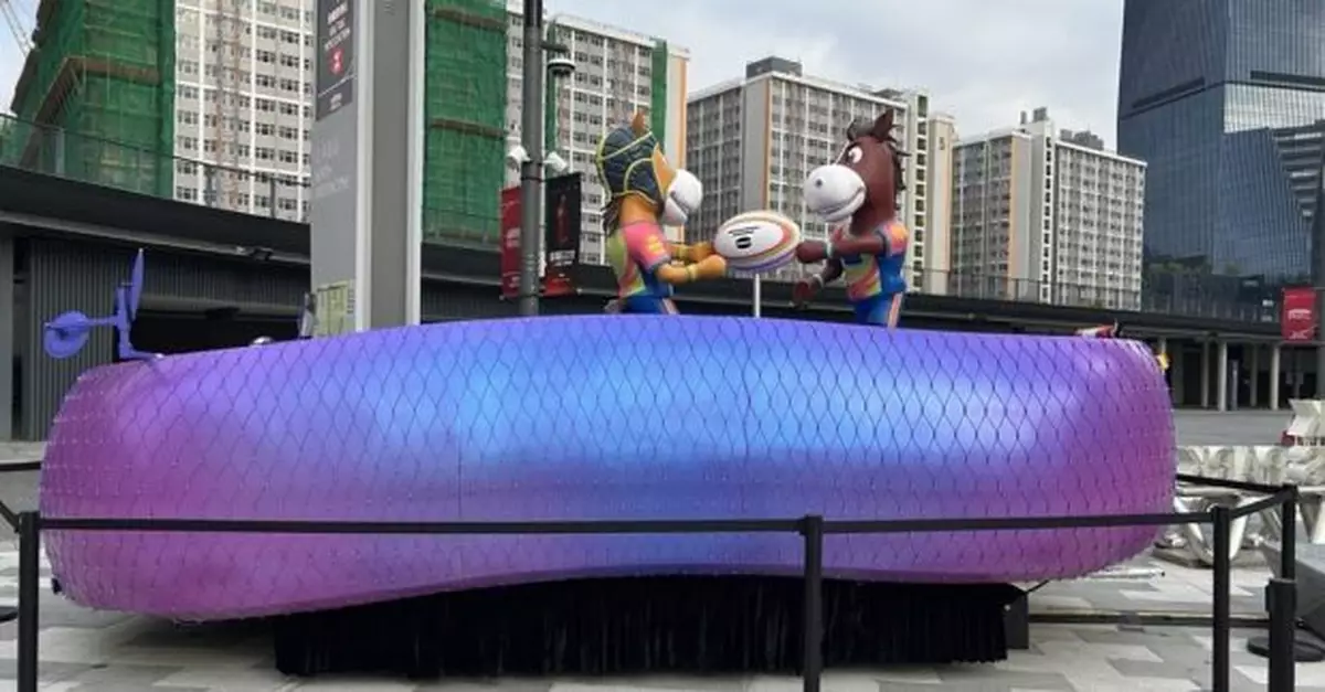 新春國際匯演之夜八輛花車於年初二至初十在啟德體育園展覽