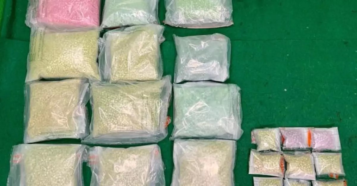 海關機場檢獲約735萬元懷疑搖頭丸　一名女子被捕