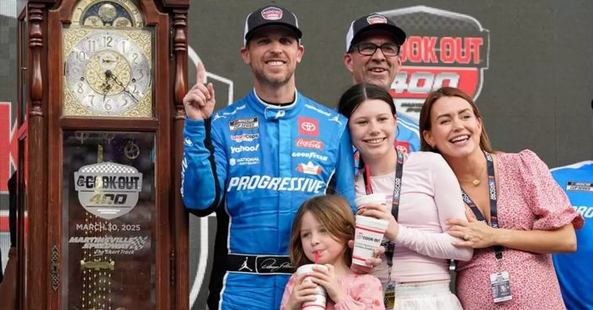 丹尼咸連馬田斯維爾奪桿位 追平納斯卡歷史第十紀錄