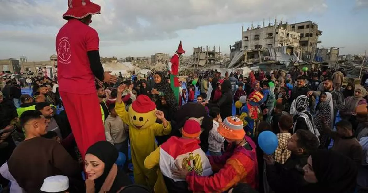 全球穆斯林慶祝開齋節 加沙戰火下不減節日氣氛