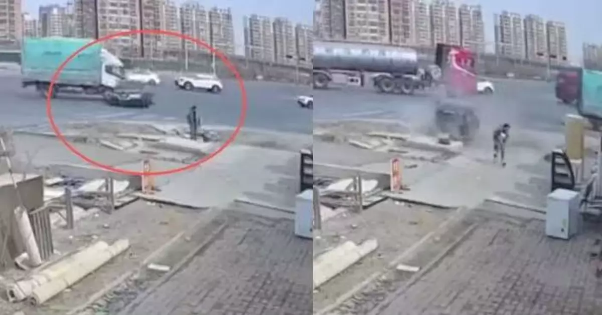 私家車遭貨車撞甩尾衝向男童 甘肅媽神反應飛撲抱走兒子驚險逃一劫