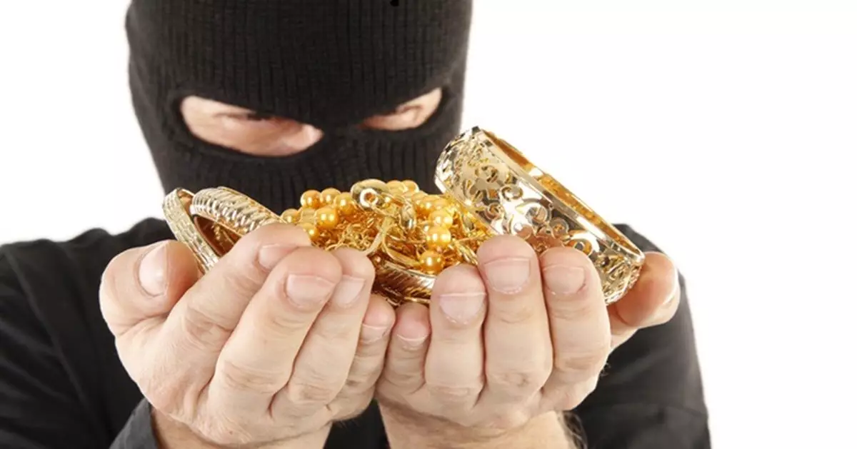 住酒店貴重物品放5處易被竊賊鎖定 珠寶專家籲旅客分散存放提升安全性