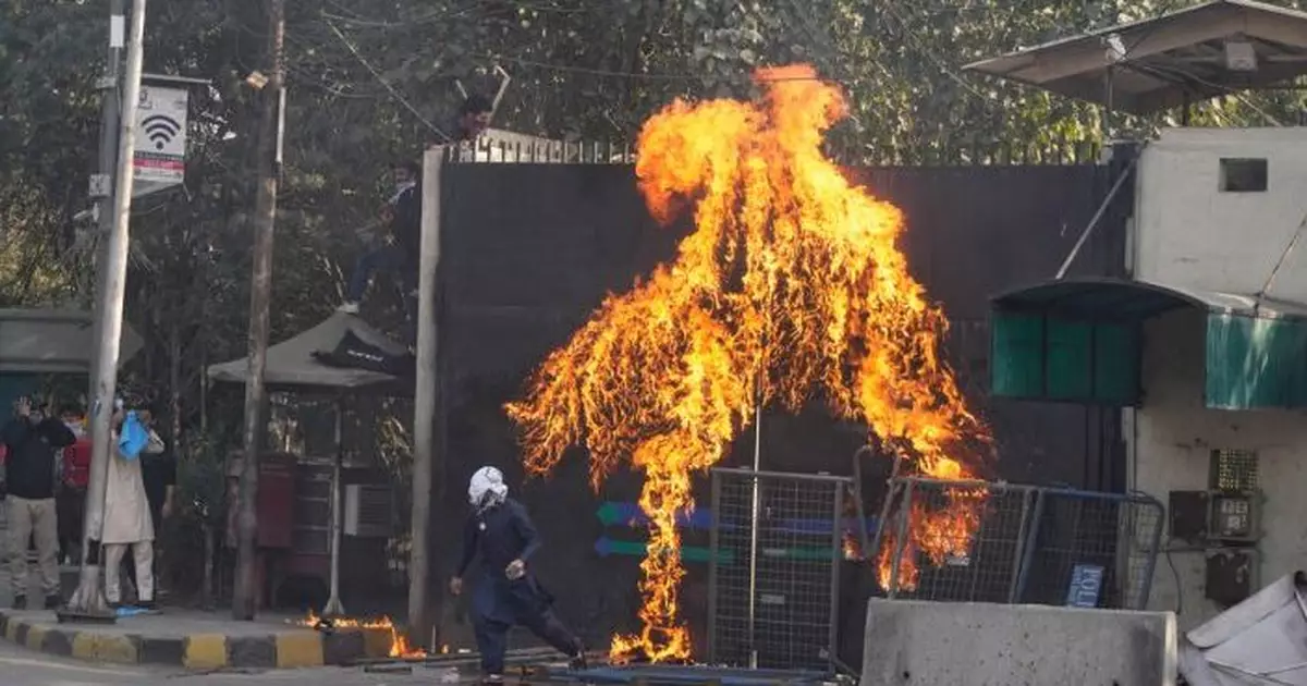 親伊朗示威者衝擊美國駐卡拉奇領事館　警民衝突最少9死