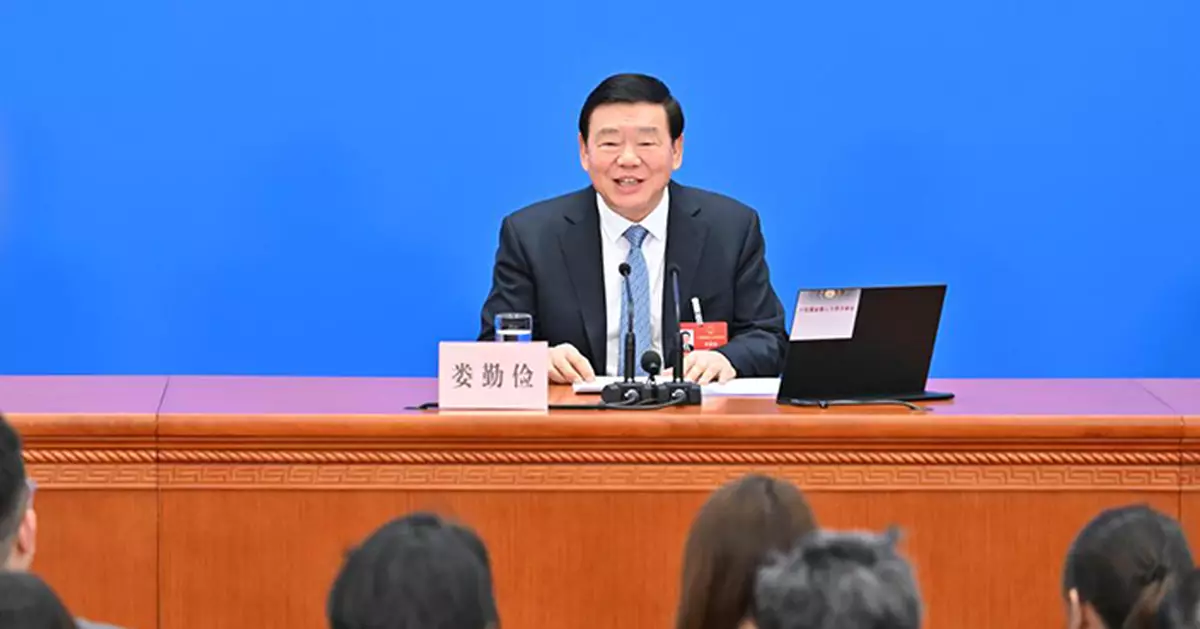 全國兩會｜婁勤儉：消費市場規模穩步擴大 社會消費品零售總額首突破50萬億元