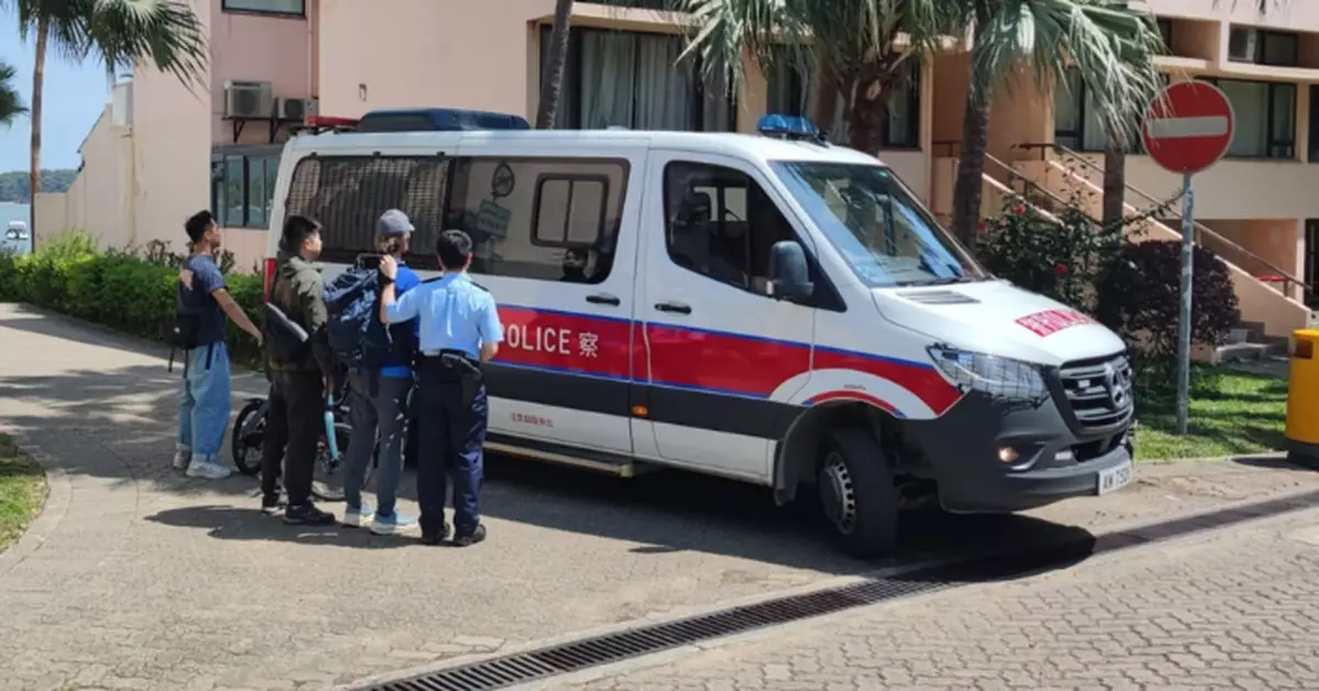 警方打擊非法使用電動可移動工具大嶼山拘8名男子