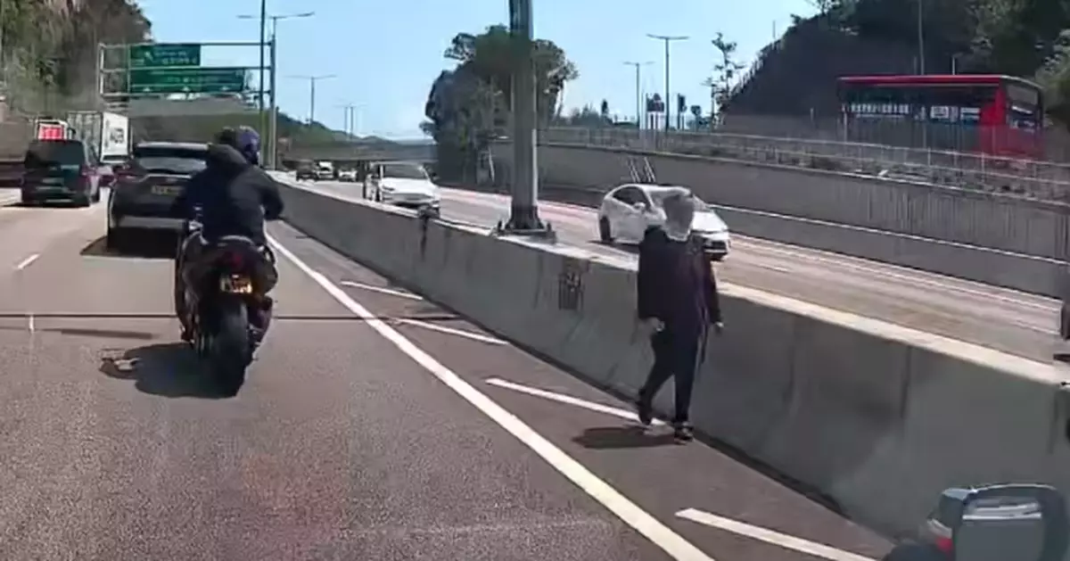 81歲婆婆屯門公路逆線步行 司機紛紛報警終尋獲無受傷