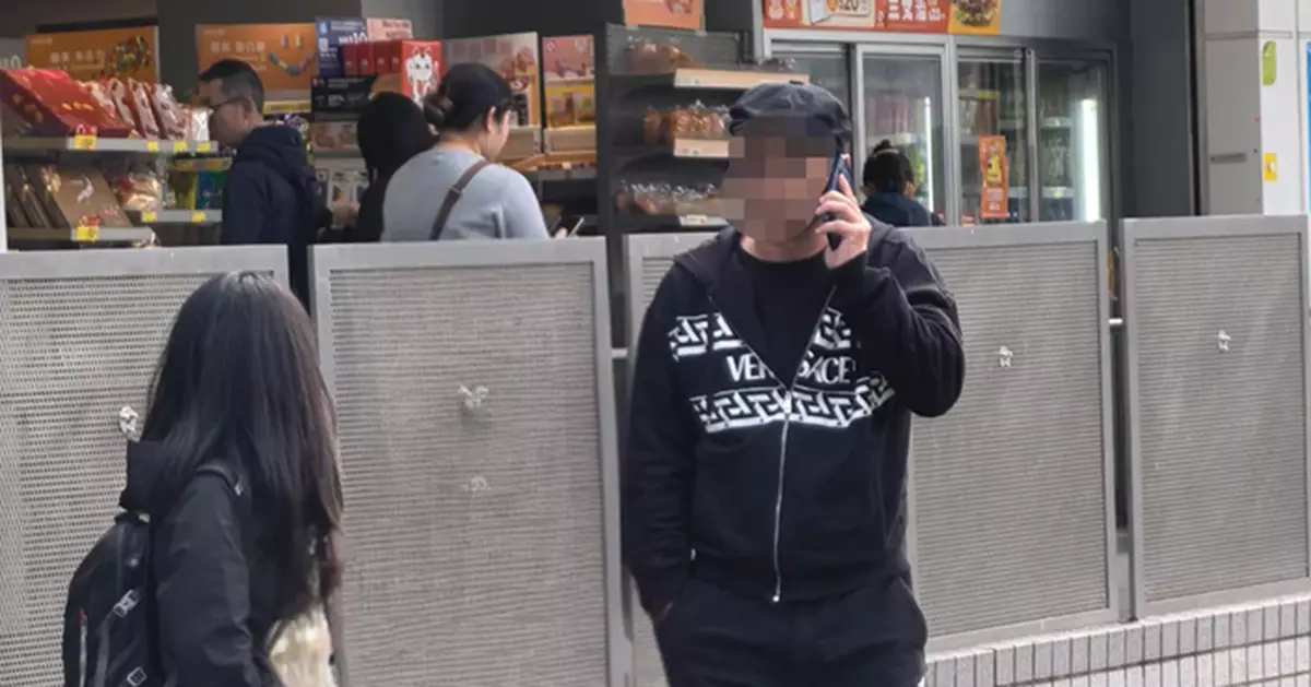 東涌疑現「假控煙辦」黑衣人圍堵遊客 網民揭穿即場收現金破綻