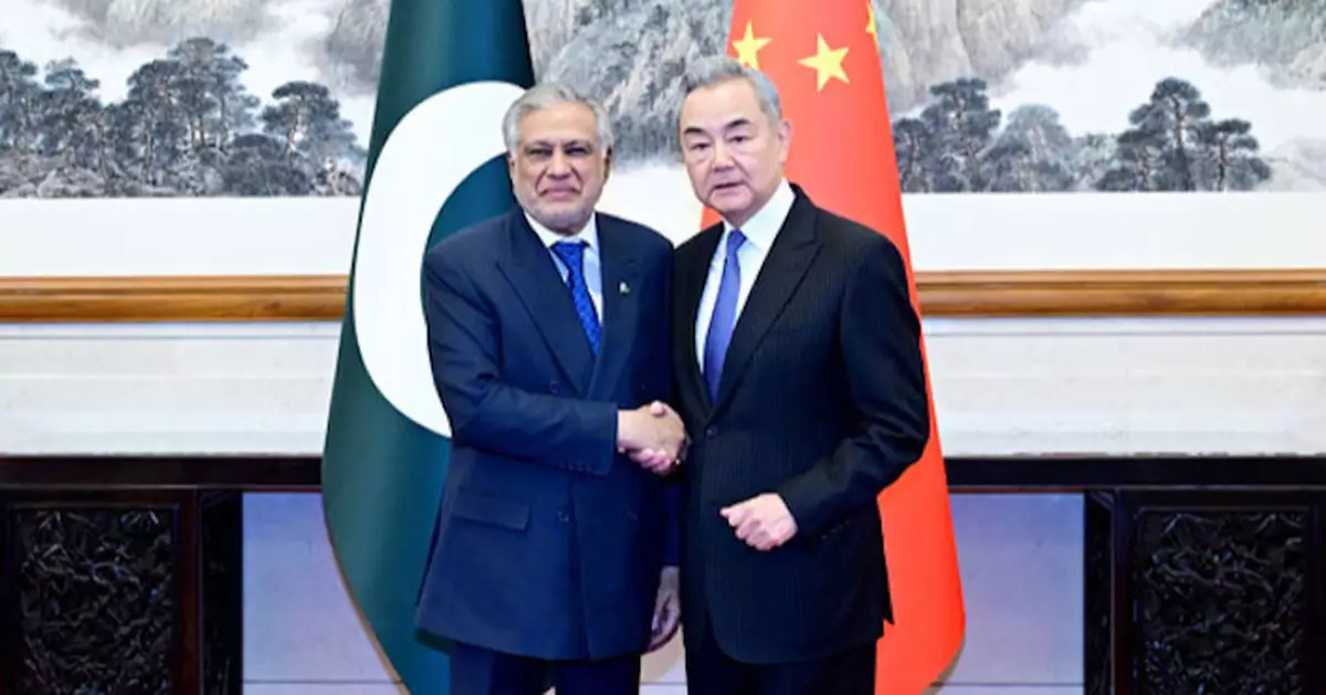 中東局勢｜王毅晤巴基斯坦外長達爾 就恢復海灣和中東和平提五點倡議