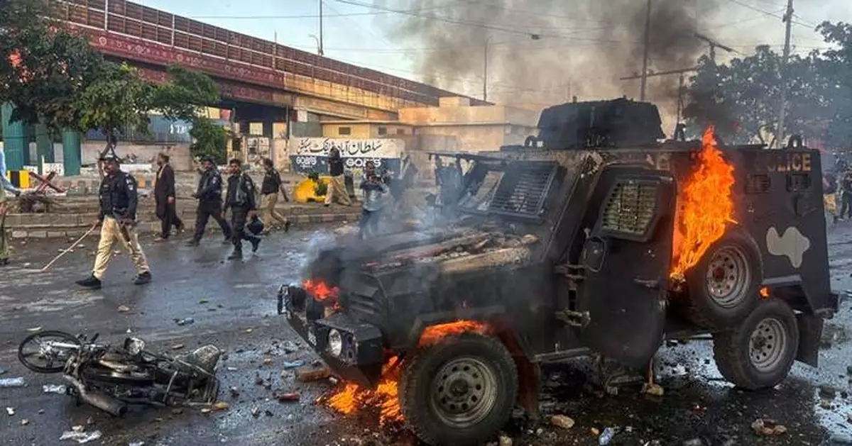 伊朗局勢｜美以擊殺哈梅內伊後巴基斯坦爆發暴力示威至少22死 當局實施宵禁