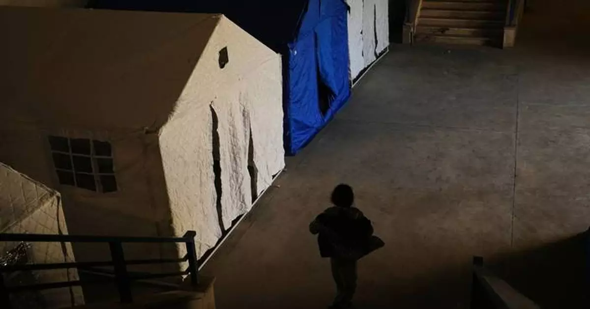 中東局勢 | 黎巴嫩遭戰火蹂躪 學校及體育場變收容所