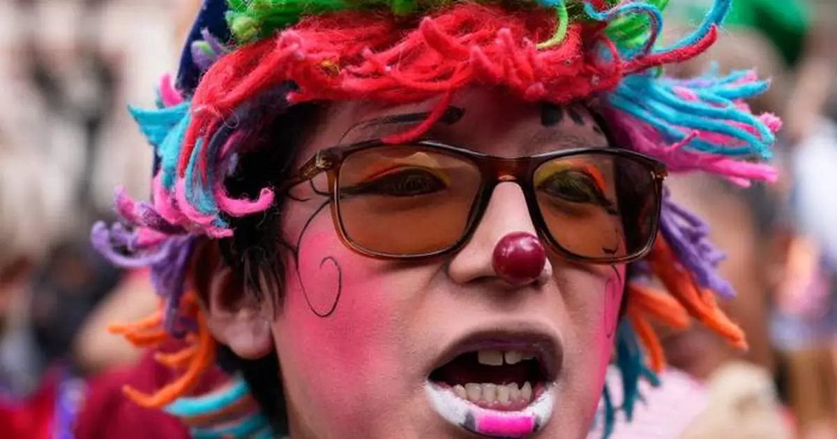 玻利維亞小丑上街抗議政府新法令 憂生計受威脅