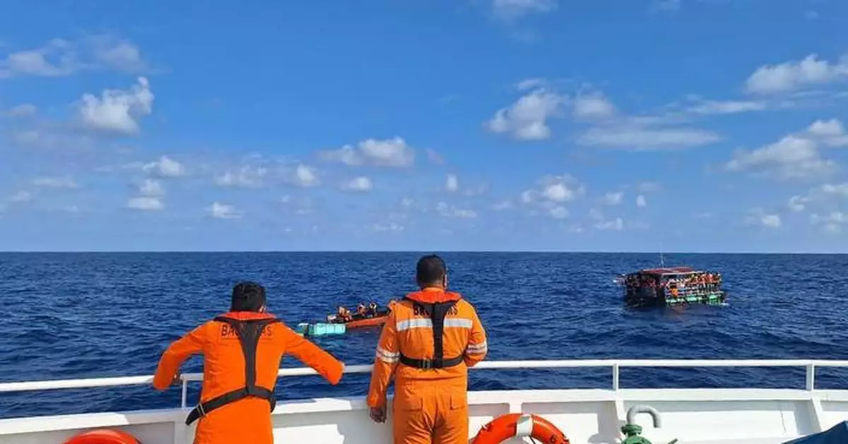 印尼沉船失蹤27人疑乘木筏逃生 搜救隊爭分奪秒尋人