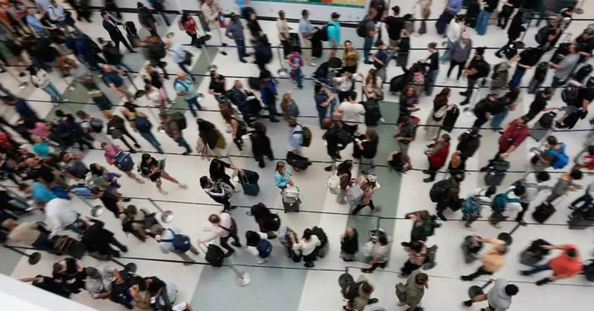 美國政府停擺：TSA員工獲發欠薪 機場安檢人龍紓緩