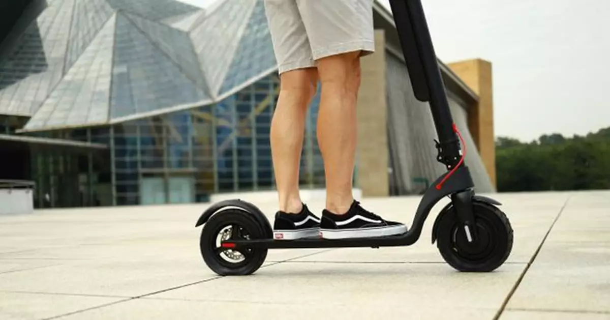 日本開先例！2男駕電動滑板車違規拒上訓練課 遭起訴或罰5萬