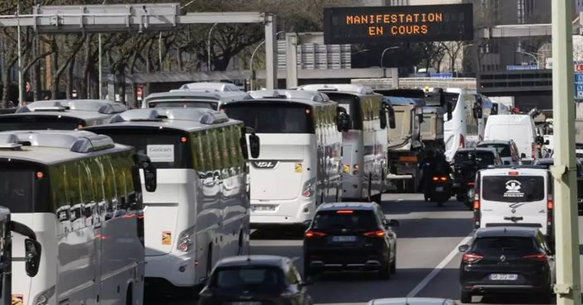 汽油價格飆升雙重打擊自僱司機生計 司機嘆難以儲錢