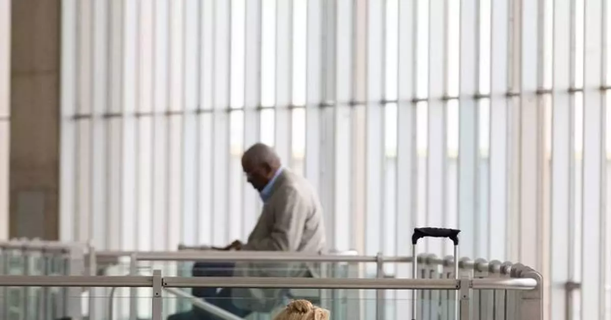 美國風暴致數百班航班取消或延誤 政府停擺加劇機場安檢擠塞