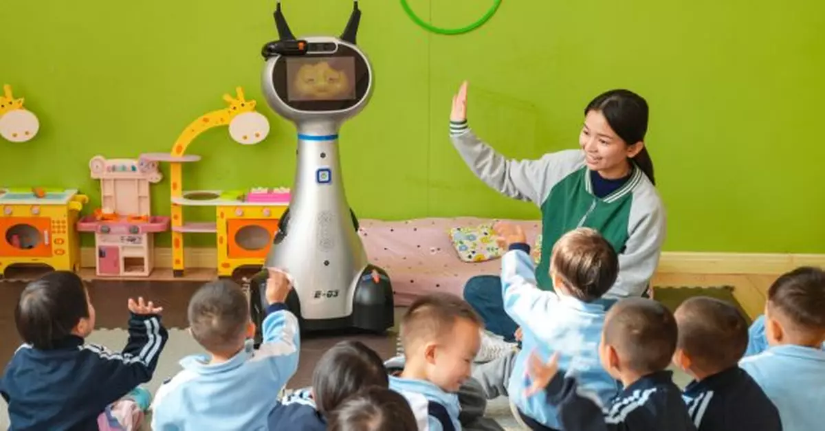 全國兩會｜衞健委稱三千多萬家庭已領育兒津貼　投入逾千億元