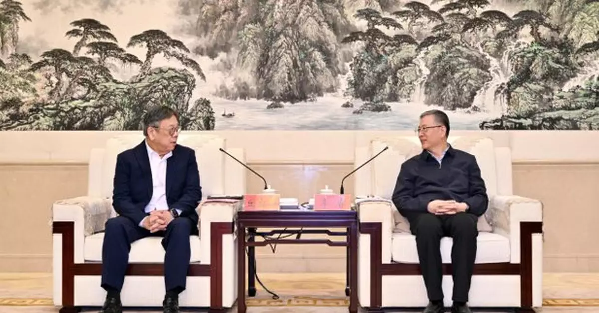 丘應樺率團訪問貴州　稱此行有助促進內地與香港酒業進一步合作