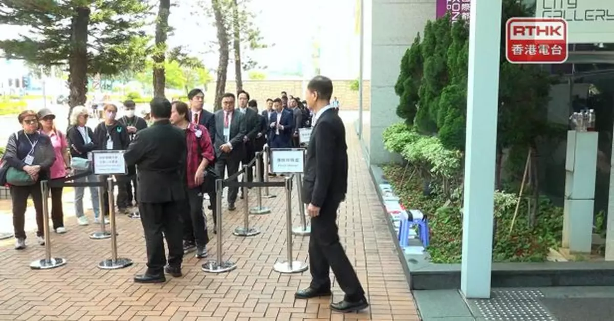 宏福苑居民稱曾目睹很多街坊被拒絕進入業主大會