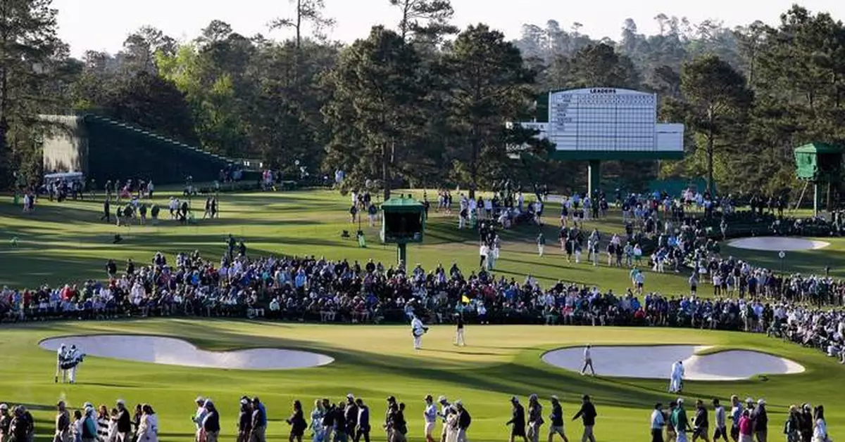 大師賽開幕禮三傳奇開球 尼克勞斯「打歪」嚇親觀眾