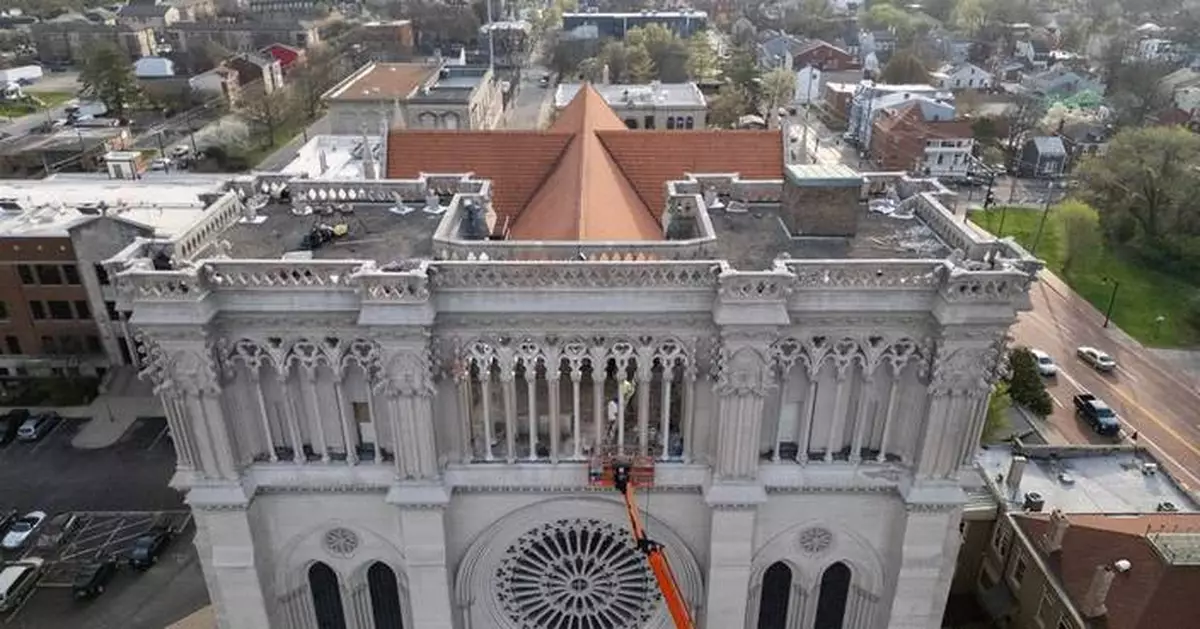肯塔基州聖母升天主教座堂復修完成 最後一隻滴水嘴獸歸位