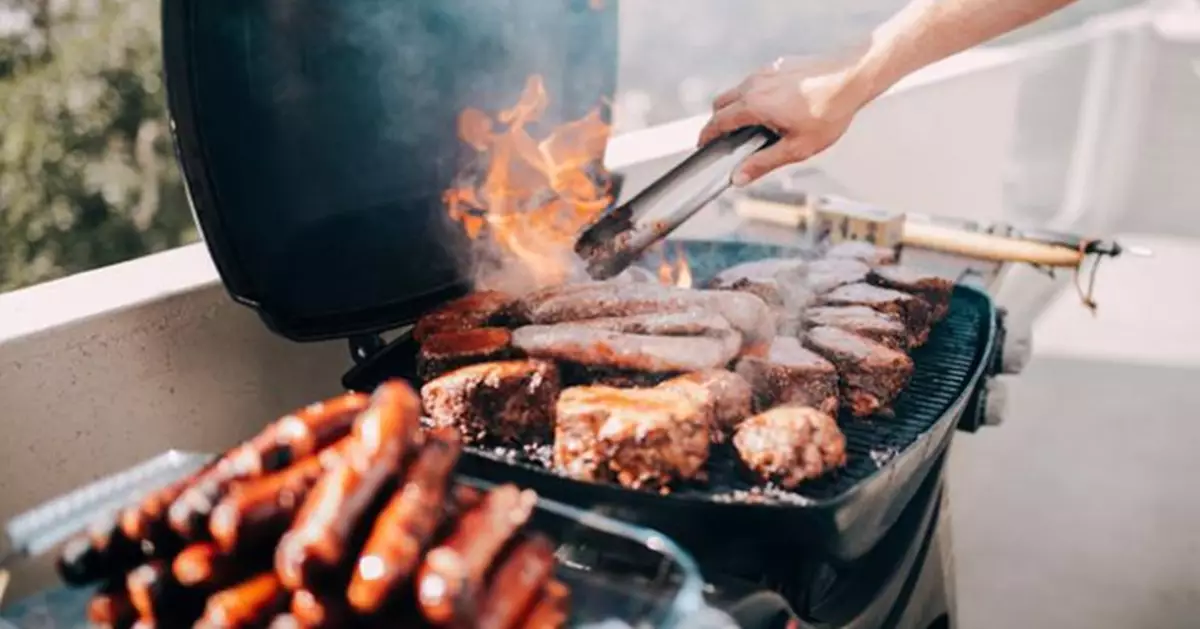 巴西海灘詐騙猖獗！烤肉串原價15港元竟收1.6萬　遊客遭「天價」宰割