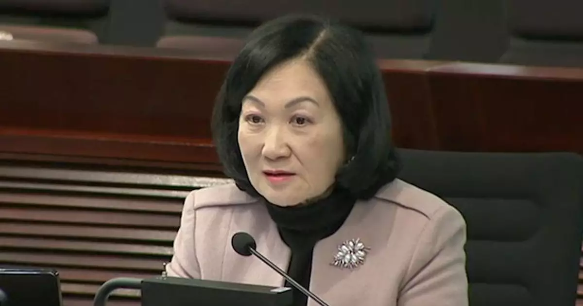 部門首長責任制不涵蓋常秘 葉劉淑儀：常秘直接向局長問責