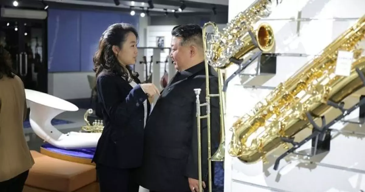 金正恩攜妻女視察平壤新服務設施 分析指展示經濟發展成果