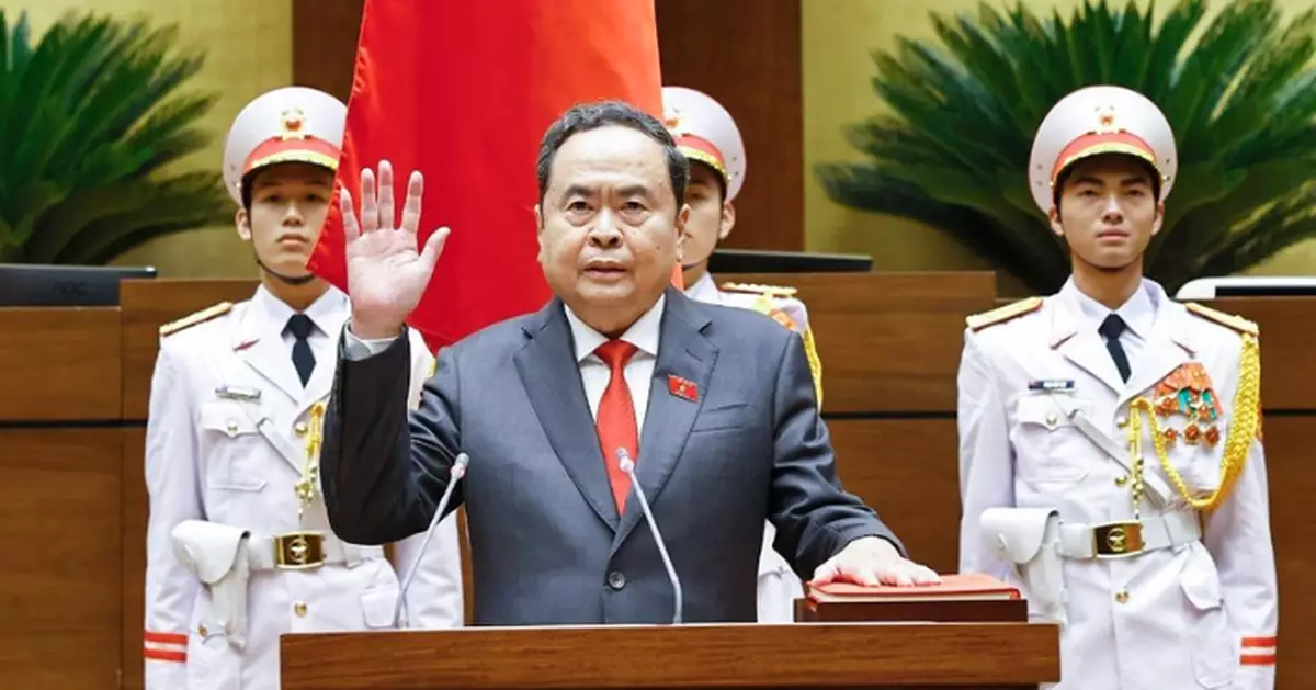 陳青敏當選越南國會主席即宣誓就任 趙樂際致電祝賀