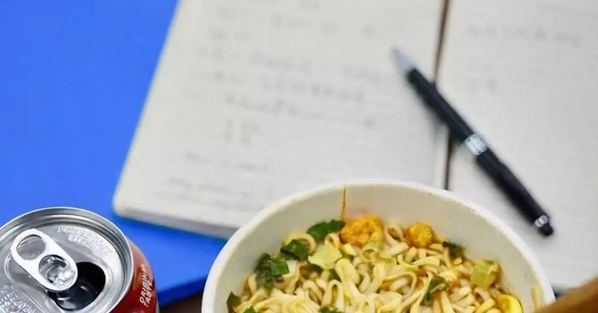 鄧炳強分享「捱夜良伴」為DSE考生打氣 祝願一切順利