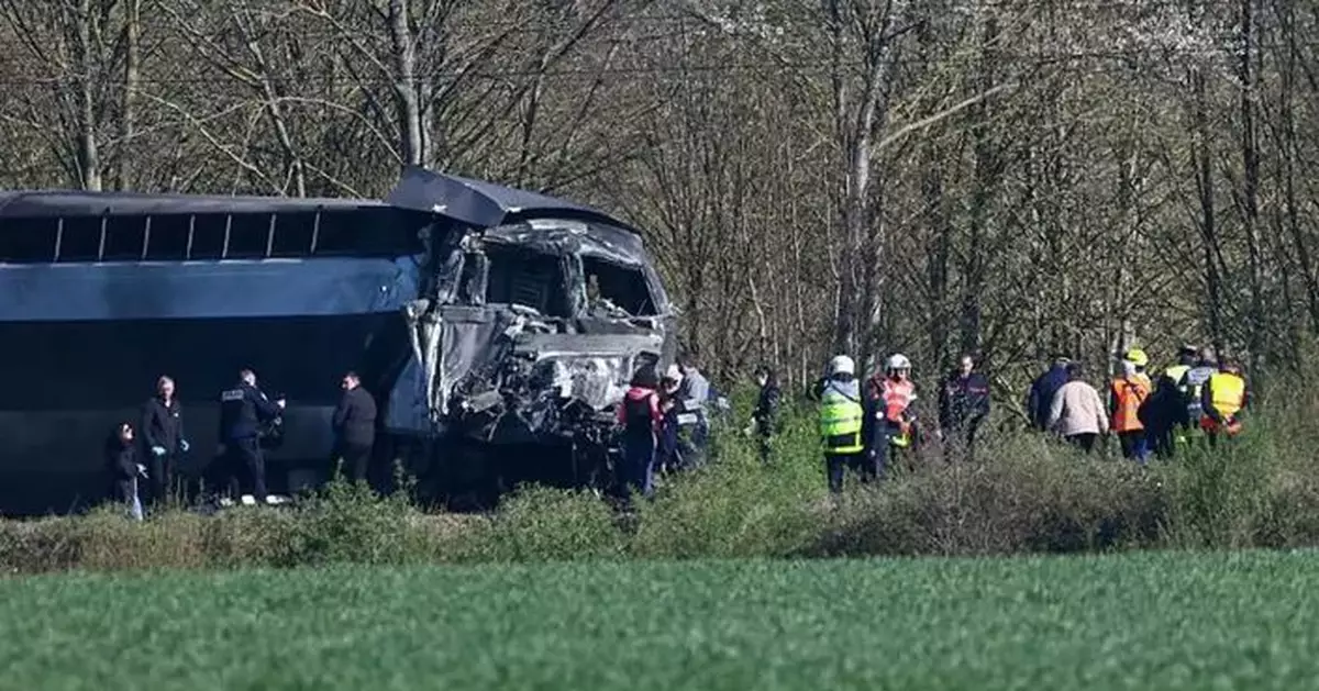法國高鐵與貨車相撞 列車司機死亡15人傷
