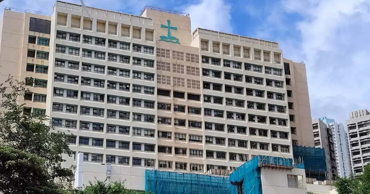 九龍灣啟祥道電單車疑「自炒」 鐵騎士當場昏迷送院搶救